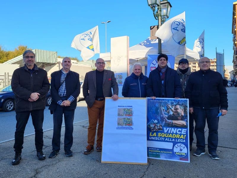 CANAVESE - Gazebo della Lega nei centri di tutta la zona - FOTO