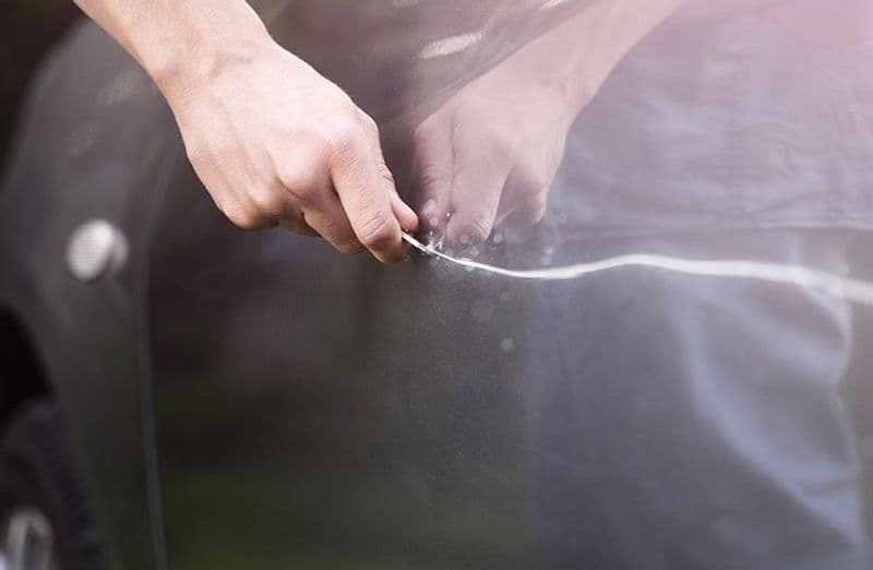 CIRIE' - Auto da 100 mila euro vandalizzata più volte in piazza Castello: è stato l'addetto al parcheggio