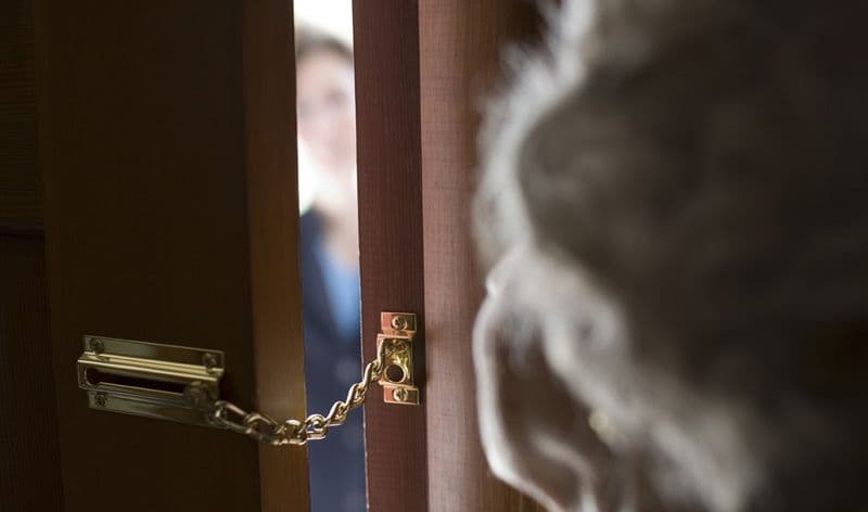 CUORGNE' - Scoperto il covo di probabili truffatori: cuorgnatese denunciato dai carabinieri