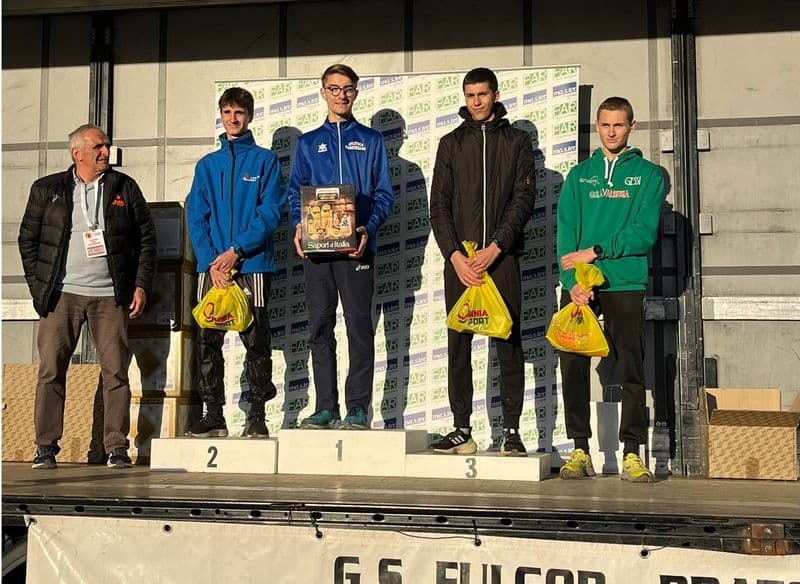 ATLETICA CANAVESANA - Cross, Alessandro Cena sale sul gradino più alto del podio a Prato Sesia - FOTO