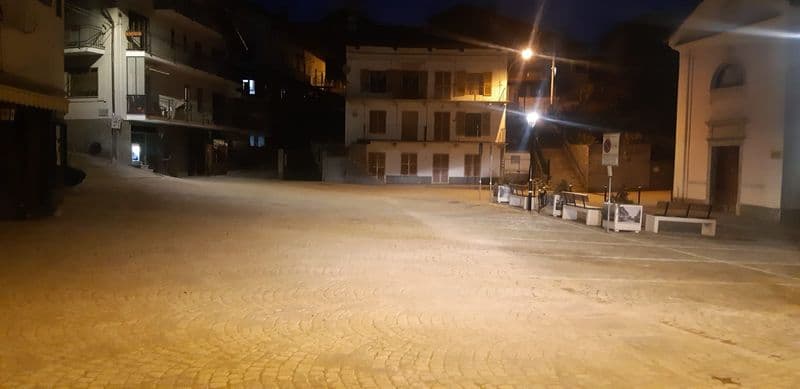 ALPETTE - Ultimati i lavori, ecco la nuova piazza del paese