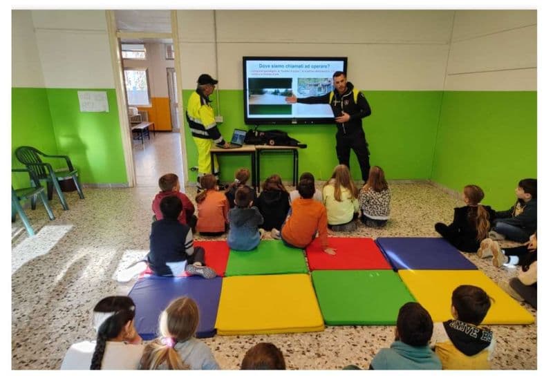 BANCHETTE - I ragazzi delle scuole a lezione di Protezione civile - FOTO