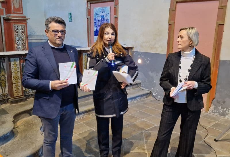 CUORGNE' - La Costituzione italiana in dono agli iscritti dell'Unitre