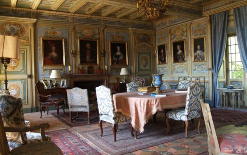 STRAMBINO - Castello in vendita: servono 3,2 milioni di euro per andare a vivere in una dimora da sogno - FOTO