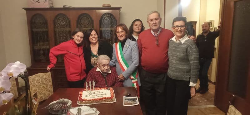 SAN GIUSTO CANAVESE - Una super festa per i 100 anni di Maria Gioannini - FOTO