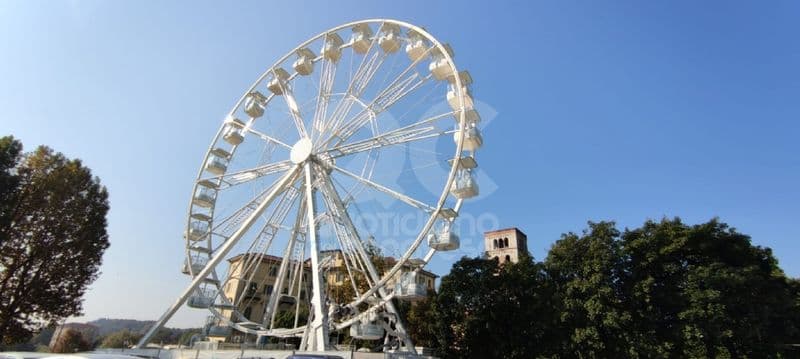 IVREA - Il Comune cerca una ruota panoramica per piazza Freguglia