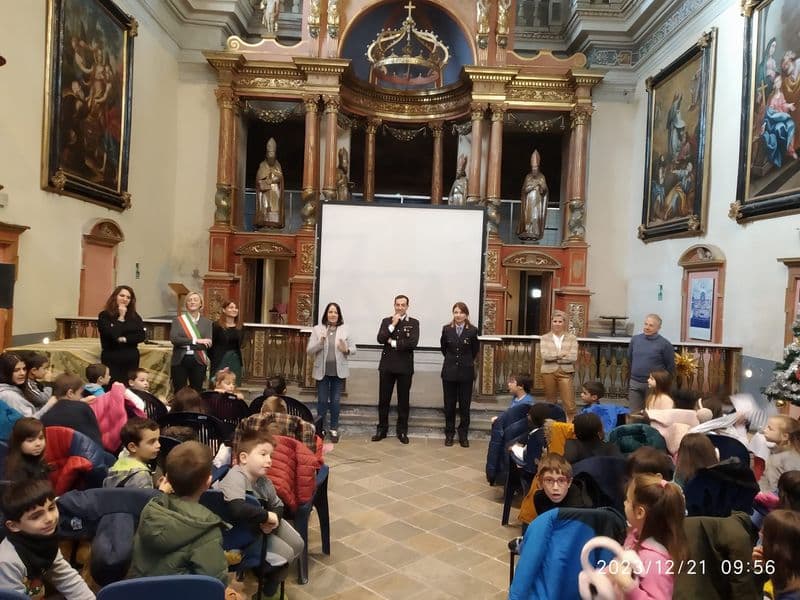 CUORGNE' - Gli studenti delle elementari a lezione da carabinieri e polizia locale - FOTO