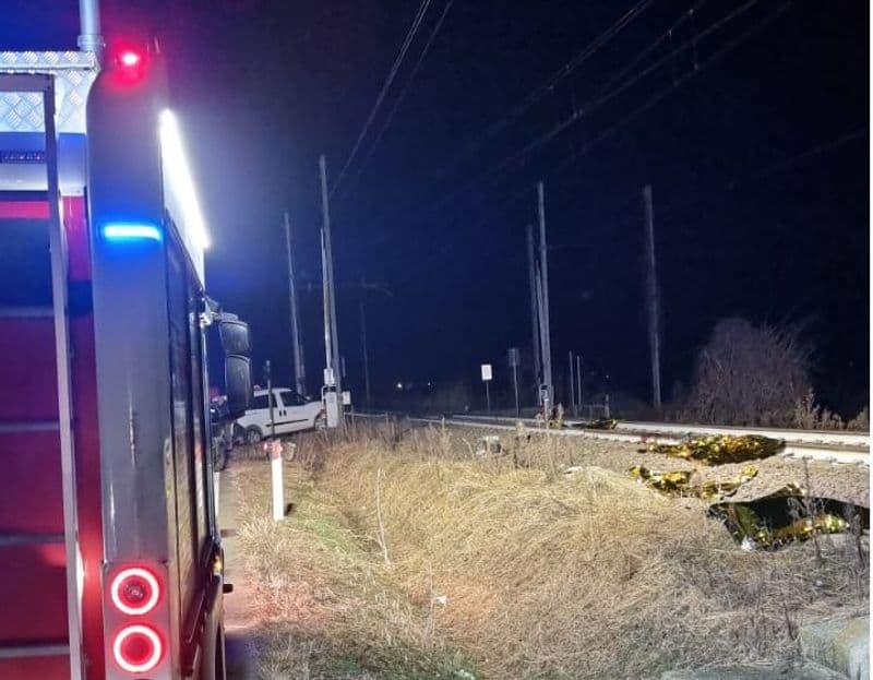 CHIVASSO - Uomo investito da un treno sulla linea per Ivrea e Aosta: morto sul colpo