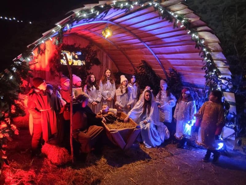 LOCANA - Non c'è neve ma si festeggia comunque fino alla Befana - FOTO