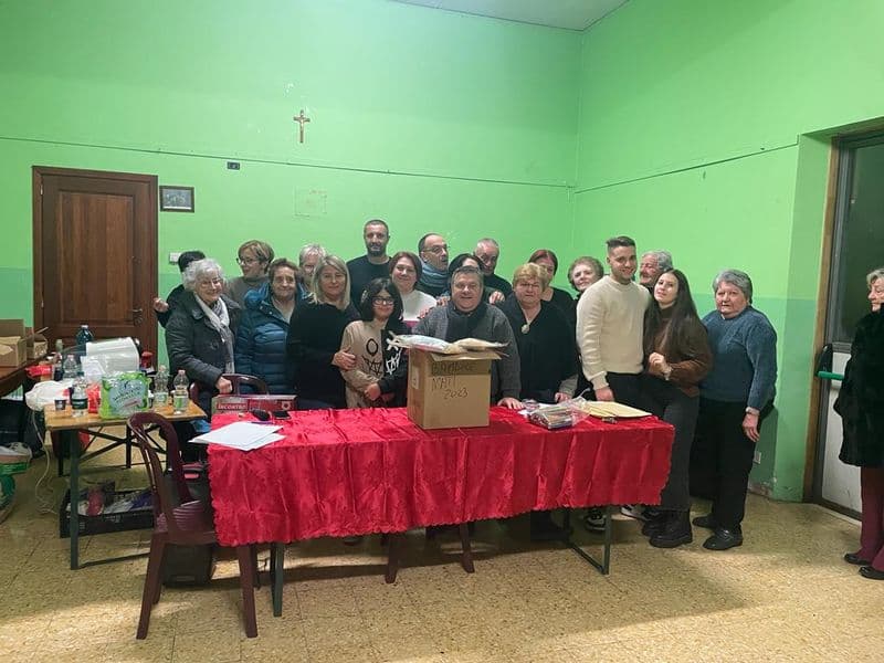 VALPERGA - Nella calza della befana bamboline per i nuovi nati