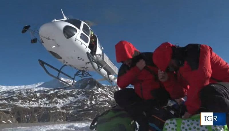 CERESOLE REALE - La dura vita dei «guardiani della diga» al Serrù: al lavoro in elicottero anche durante le feste - FOTO