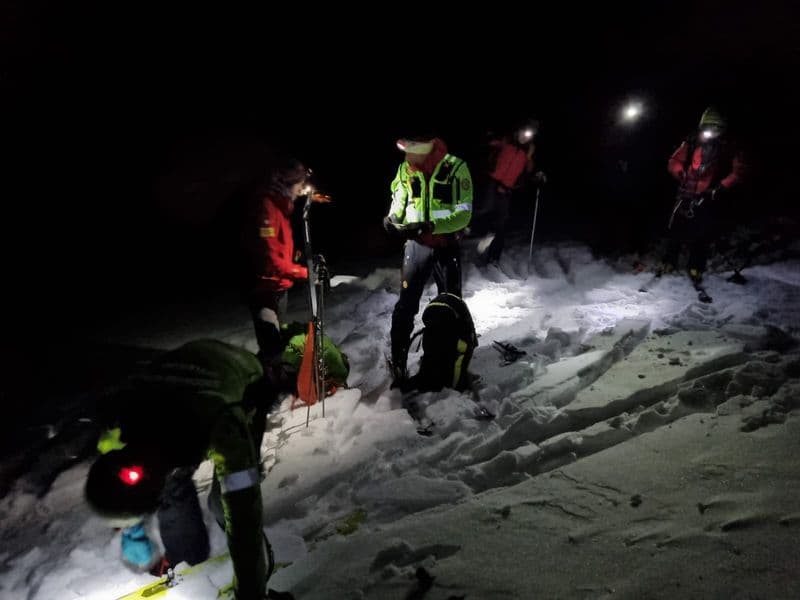 IMPRESA AL NIVOLET - Due ragazzi salvati nella notte con le temperature 15 gradi sotto lo zero - FOTO