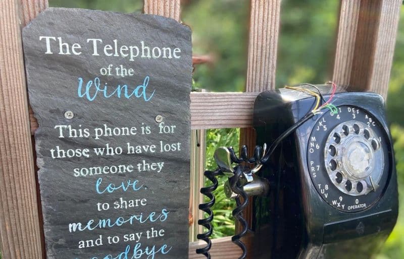 LA STORIA - Wind Phone, i telefoni per parlare con chi non c’è più