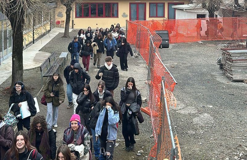 CASTELLAMONTE - Ancora aule al freddo al Faccio e studenti in protesta, Città Metropolitana: «Le valvole difettose saranno sostituite»