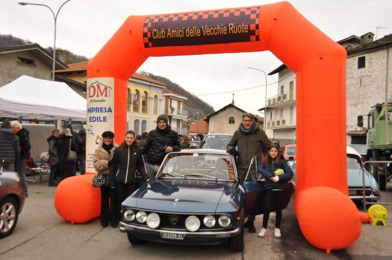CUORGNE' - A Salto grande successo per il raduno di auto e moto d'epoca - FOTO