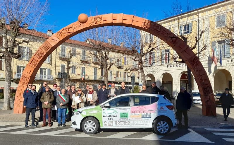 CASTELLAMONTE - «Solidarietà in movimento»: consegnata l'auto che aiuterà le persone fragili - FOTO e VIDEO