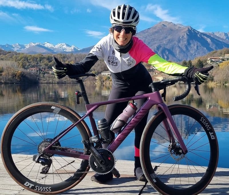 IVREA - Paola Gianotti pedala da Helsinki a Parigi per l’ambiente