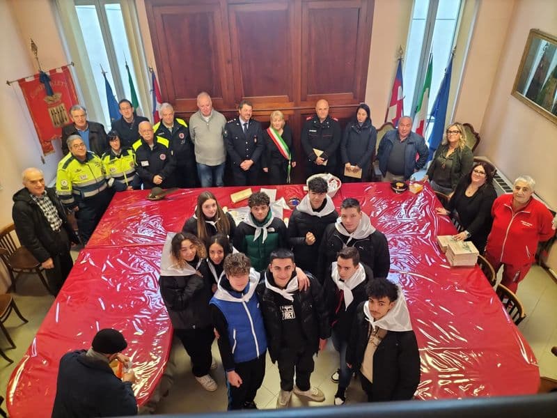 FELETTO - I coscritti del 2006 accolti in municipio da amministrazione, forze dell'ordine e associazioni del paese - FOTO