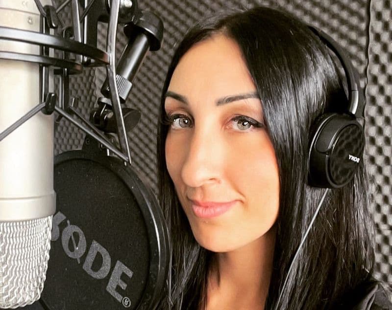 RIVAROLO CANAVESE - La cantante Roberta Perri a Casa Sanremo 2024 con l'inedito «La colpa non era la mia» - FOTO