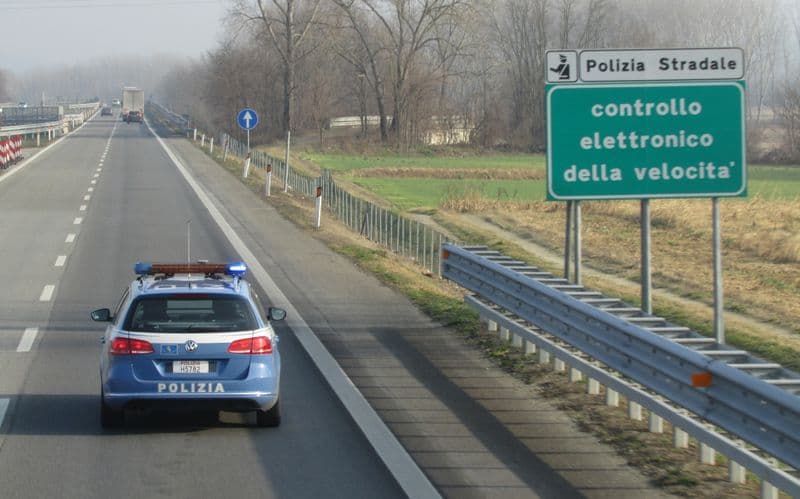 ALBIANO D'IVREA - Stop ai camion dal casello della bretella Ivrea-Santhià
