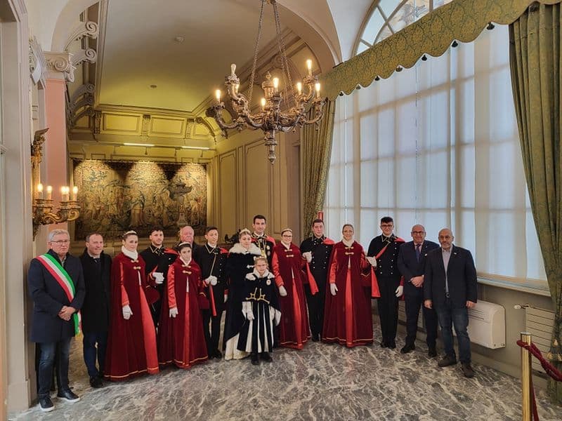 CHIVASSO - Le maschere del Carnevalone ospiti a palazzo Lascaris - FOTO