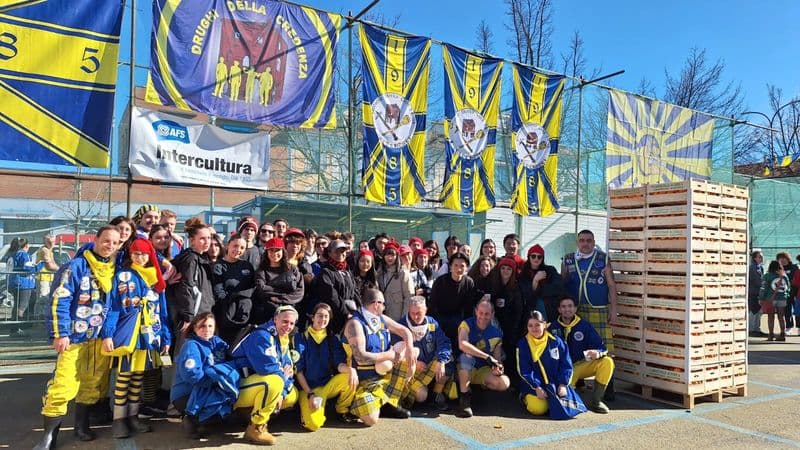 IVREA - Ragazzi da tutto il mondo con Intercultura ospiti in città per il carnevale e la battaglia delle arance
