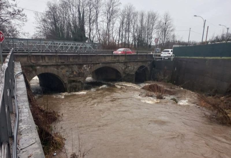 MALTEMPO IN CANAVESE - Allerta arancione per la pioggia: frane, blackout e strade chiuse in diversi Comuni - FOTO