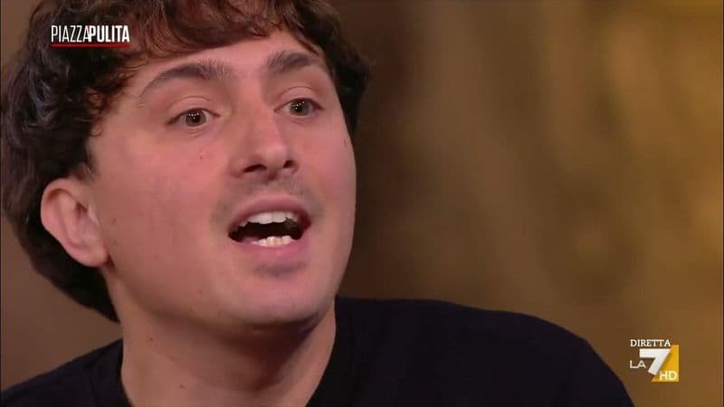 Chi è Jorit, lo street artist che si è fatto fotografare con Putin