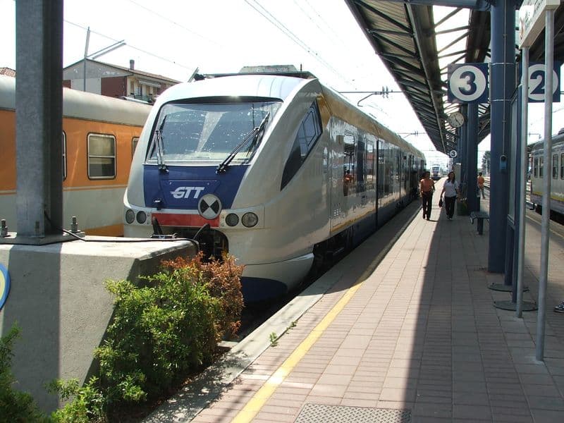 CANAVESE - Che fine hanno fatto i treni dismessi? Abbandonati e in mano ai vandali: sono costati 133 milioni di euro