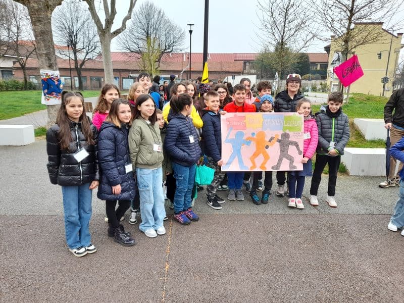 RIVAROLO CANAVESE - Gli studenti leggono i nomi delle oltre mille vittime innocenti della mafia - FOTO e VIDEO