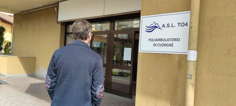 CUORGNE' - Poliambulatorio, via anche il centro prelievi? La sindaca Cresto: «No a tagli e ridimensionamenti delle attività presenti»