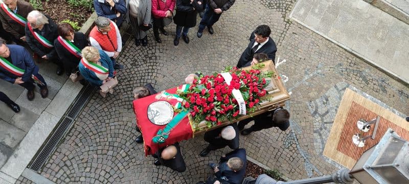 CASTELLAMONTE - L'ultimo commosso saluto al Senatore ed ex sindaco Eugenio Bozzello - FOTO e VIDEO