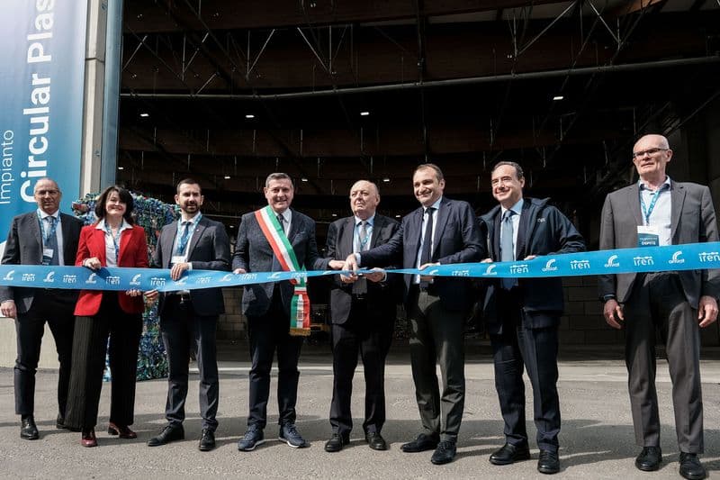 BORGARO TORINESE - Inaugurato il nuovo impianto che «mangia» la plastica - FOTO