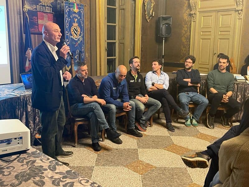 RIVAROLO - Un viaggio su una zattera autocostruita tra Albania e Italia: il progetto di Carlo e Gabriele presentato a palazzo Lomellini - FOTO