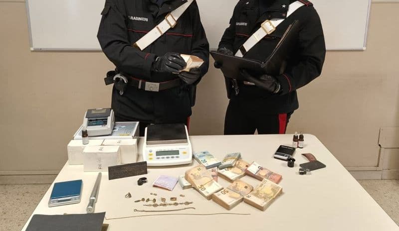 IVREA - Arrestato a 86 anni dai carabinieri: gestiva il traffico di oro rubato dai campi nomadi ai «compro oro» - FOTO e VIDEO