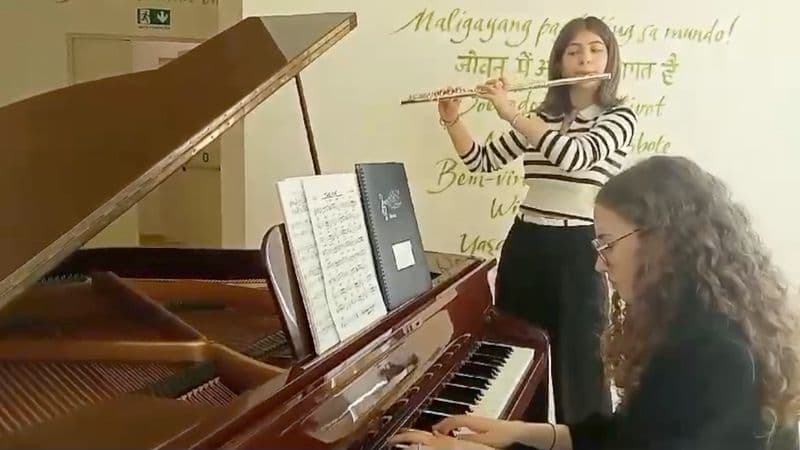 CANAVESE - Federica e Alessia portano il jazz dai pazienti dell'ospedale