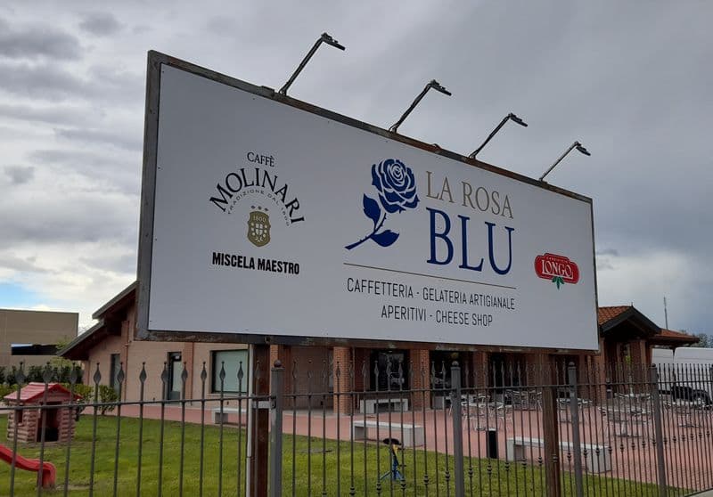 RIVAROLO CANAVESE - L'attesa è finita, apre «La Rosa Blu»: caffetteria, gelateria artigianale, aperitivi e cheese shop - FOTO
