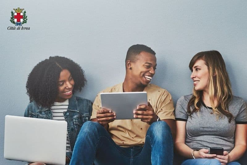 IVREA - Il Comune invia lettere ai neo diciottenni stranieri per ricordare loro la possibilità di richiedere la cittadinanza italiana