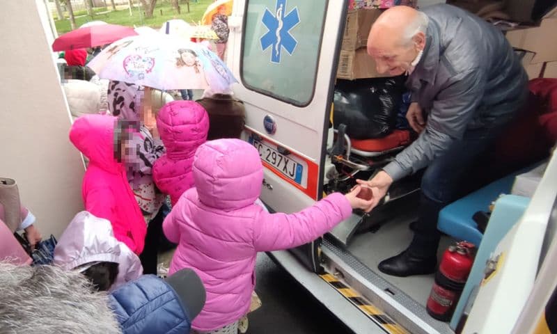 OZEGNA - Tre ambulanze cariche di aiuti umanitari partite dal Canavese in direzione Ucraina - FOTO