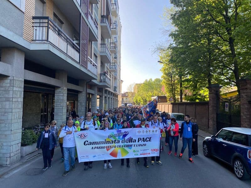 CIRIE' - Quasi mille persone alla «Camminata della Pace» - FOTO