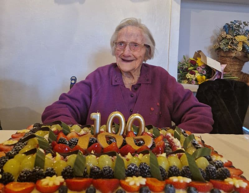 CASTELLAMONTE - In festa per i 100 anni di Mariuccia Diffurville - FOTO
