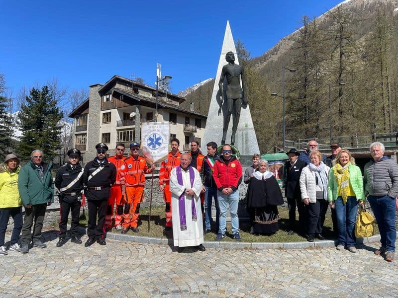 CANAVESE - Cittadini, sindaci, associazioni e studenti hanno celebrato nei nostri Comuni la festa della Liberazione - FOTO