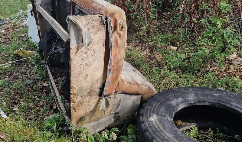AGLIE' - Maiali in azione, abbandonato di tutto vicino al canale - FOTO
