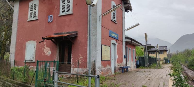CUORGNE' - Addio alla piccola stazione di Campore sulla ferrovia Rivarolo-Pont Canavese - FOTO