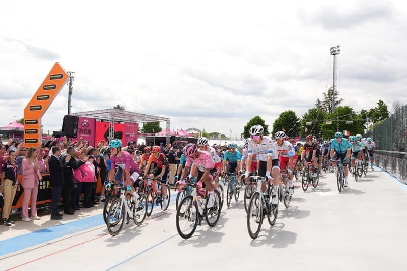 GIRO D'ITALIA - La San Francesco al Campo-Oropa incorona Tadej Pogacar - FOTO e VIDEO