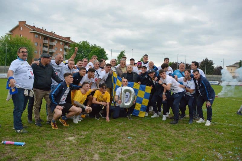 BORGARO - Calcio, i gialloblù vincono il campionato di Eccellenza e tornano in Serie D - FOTO