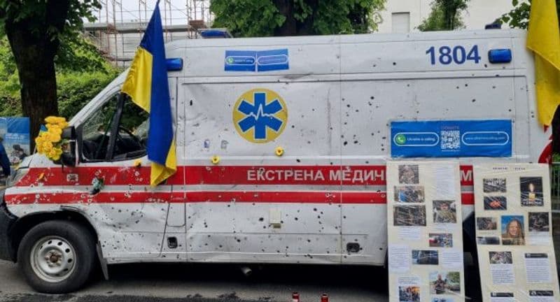 OZEGNA - L'ambulanza ucraina crivellata di colpi arriva in Canavese - FOTO