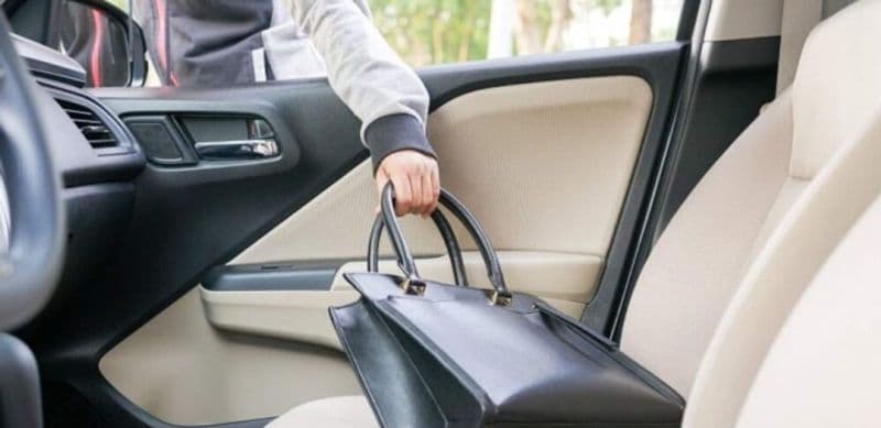 CUORGNE'-PERTUSIO - Furti di borse e zaini lasciati incustoditi in auto, ladri di nuovo in azione