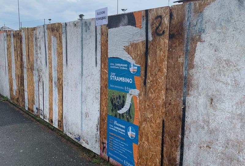 ELEZIONI STRAMBINO - Strappati i manifesti della sindaca uscente: si scalda la campagna elettorale per la sfida tra donne