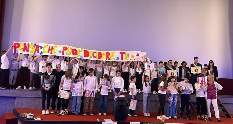 VALPERGA - Concorso «L’amico carabiniere»: premiati gli studenti - FOTO